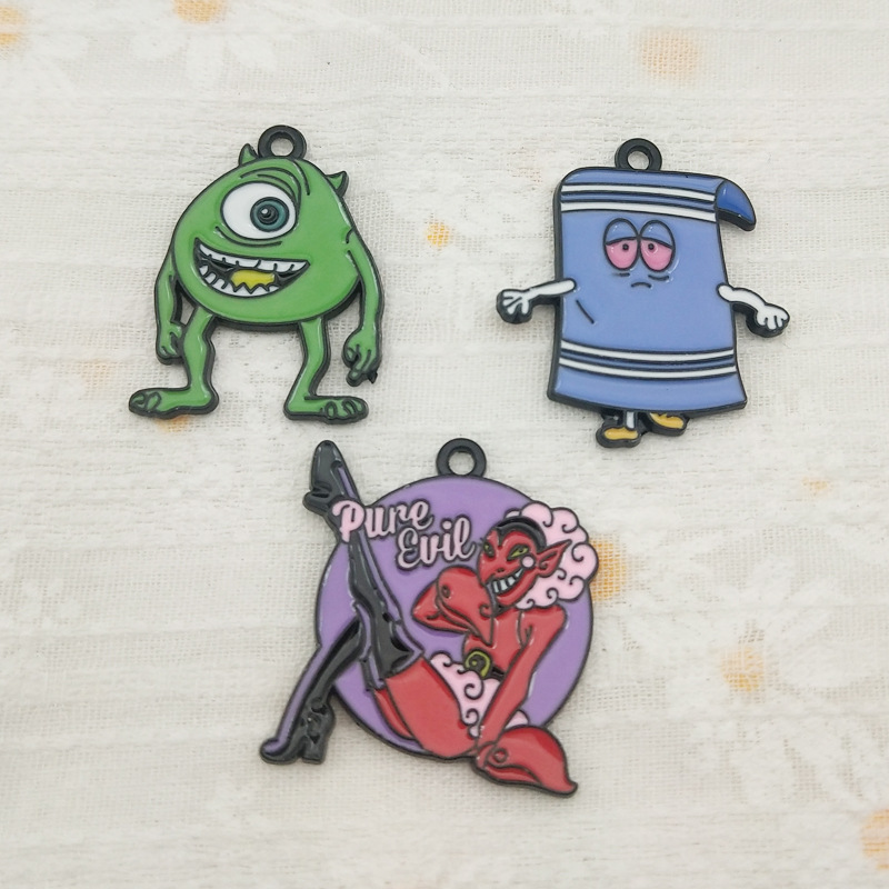 10pcs Cartoon South Ironic Dec - Anime Merchandise For Sale recension och pris